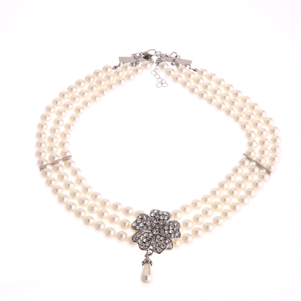 Audrey Hepburn Breakfast at Ti - Women'S Accessories In The 1950S review and price